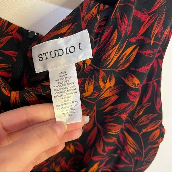 Vintage 90’s Studio One Maxi Dress 14 V Neck Black Orange Red Leaves Slit - Picture 7 of 7